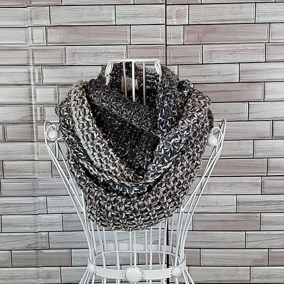 Unbranded infinity scarf One Size - Picture 5 of 6